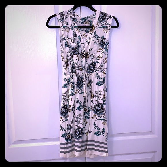 LOFT Dresses & Skirts - Ann Taylor Loft front tie dress LOFT Dresses & Skirts - Ann Taylor Loft front tie dress
